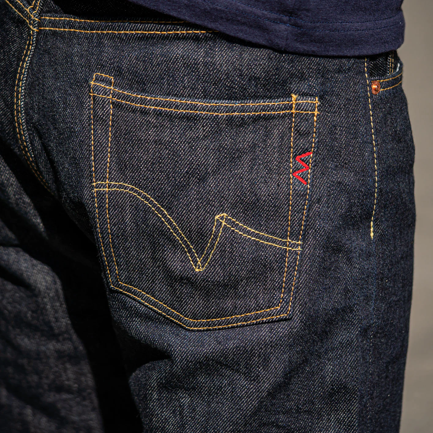Iron Heart 888s 21oz Selvedge Denim Jeans - Relaxed Tapered - Image 4