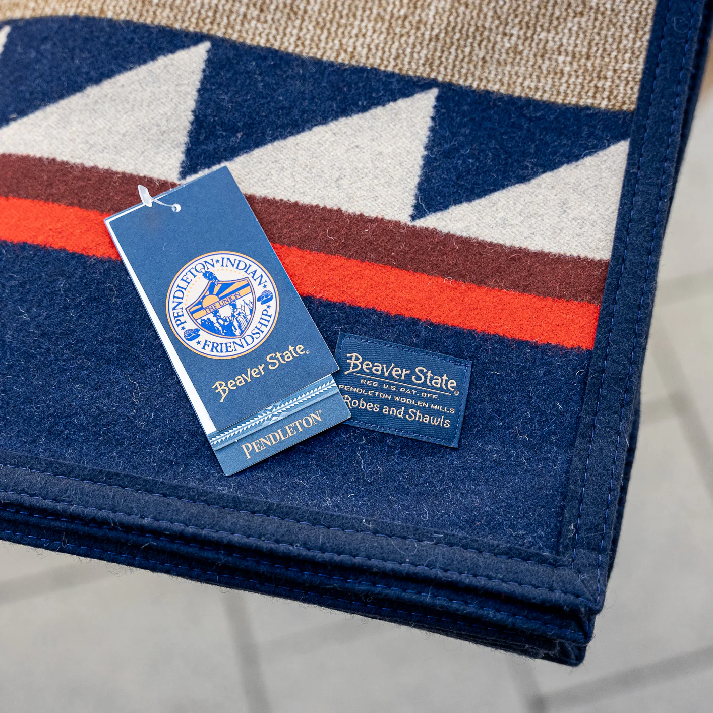 Pendleton Medicine Bow – Jacquard Blanket Robe - Image 3