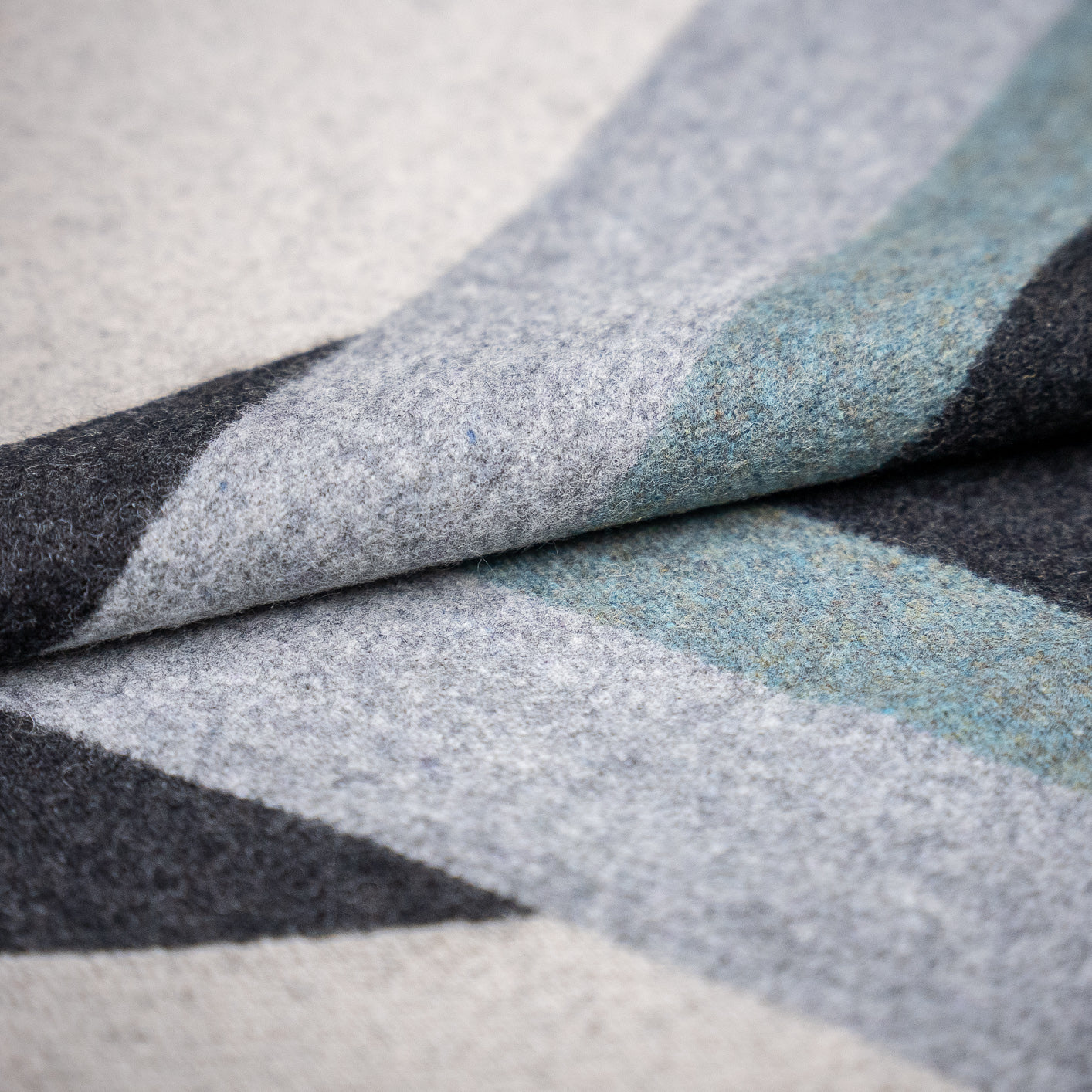 Pendleton Blanket - Wyeth Trail / Oxford - Image 5