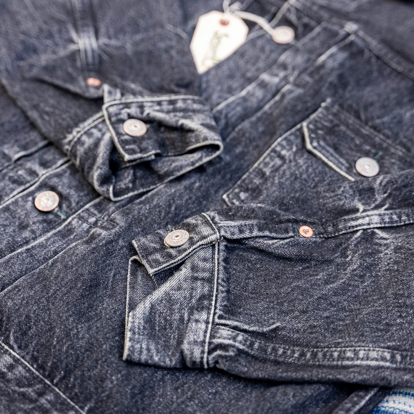 Sugar Cane 14,25oz 1953 Type II Black Denim Jacket – Hard Wash / Aged Model - Image 3